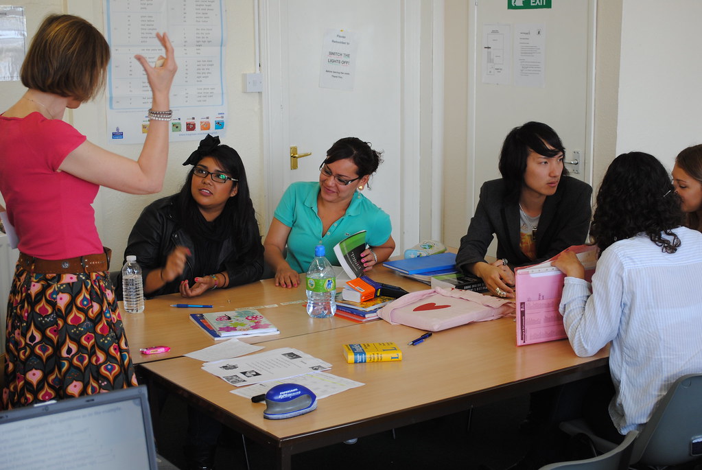 English Class (Intermediate)